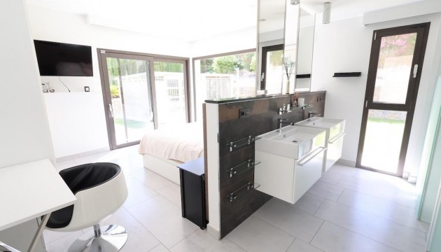 Перепродажа - отдельная вилла - Jávea