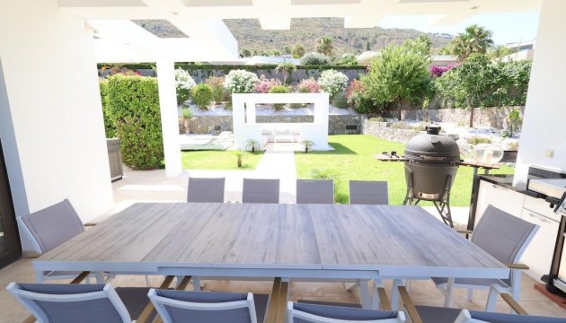 Перепродажа - отдельная вилла - Jávea