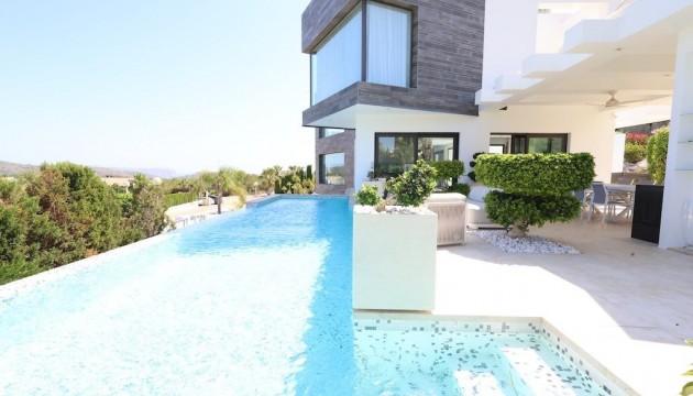 Перепродажа - отдельная вилла - Jávea