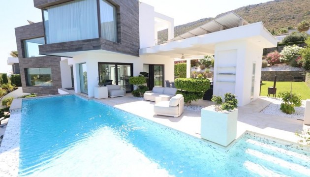 Перепродажа - отдельная вилла - Jávea