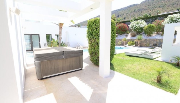 Перепродажа - отдельная вилла - Jávea