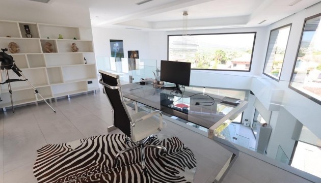 Перепродажа - отдельная вилла - Jávea