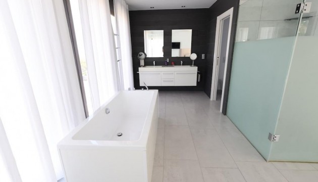 Перепродажа - отдельная вилла - Jávea