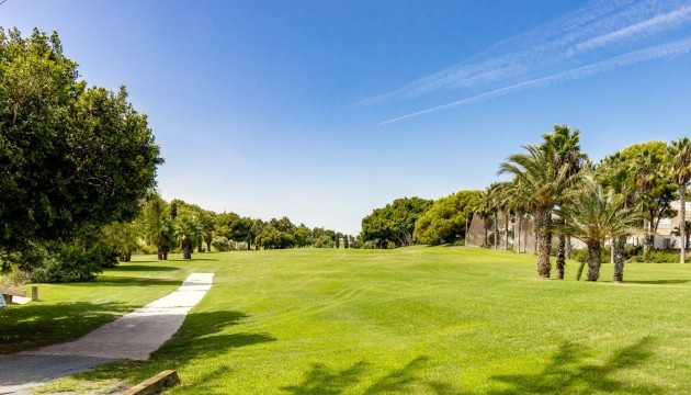 Resale - Apartment - Orihuela Costa - Campoamor