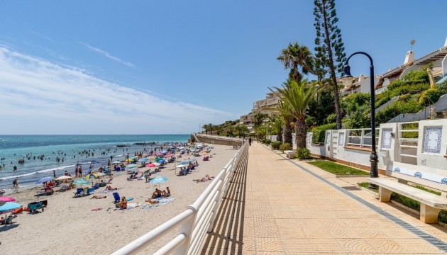Resale - Apartment - Orihuela Costa - Campoamor