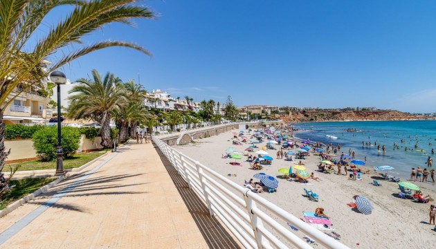 Resale - Apartment - Orihuela Costa - Campoamor