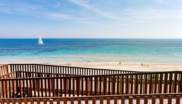 Resale - Apartment - Orihuela Costa - Campoamor