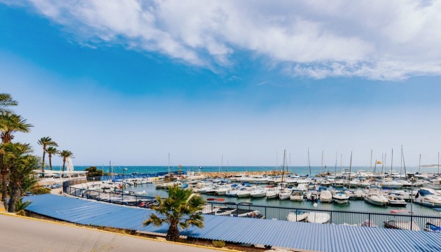 Resale - Apartment - Orihuela Costa - Campoamor