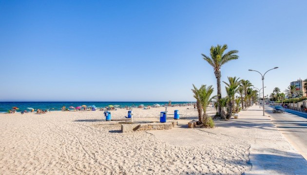 Resale - Apartment - Orihuela Costa - Campoamor