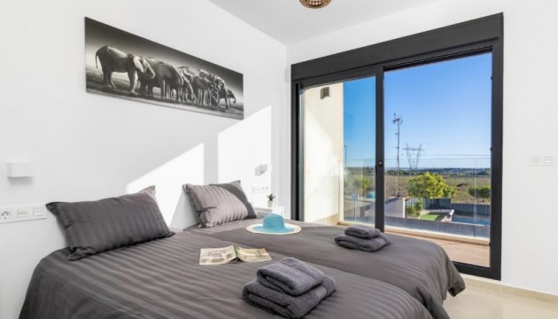 Reventa - Chalet Independiente - San Miguel de Salinas