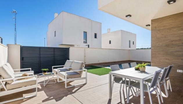 Reventa - Chalet Independiente - San Miguel de Salinas