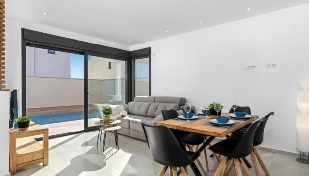 Reventa - Chalet Independiente - San Miguel de Salinas