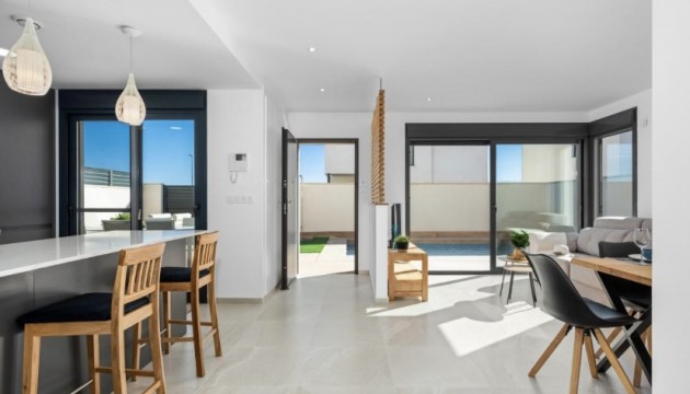 Reventa - Chalet Independiente - San Miguel de Salinas