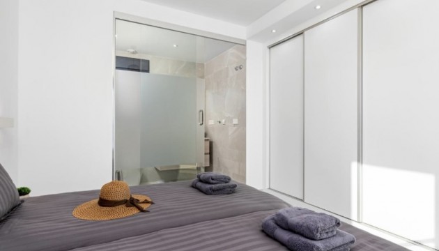 Reventa - Chalet Independiente - San Miguel de Salinas