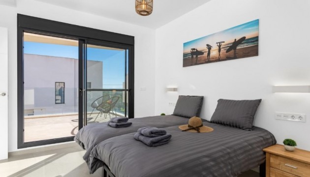 Reventa - Chalet Independiente - San Miguel de Salinas