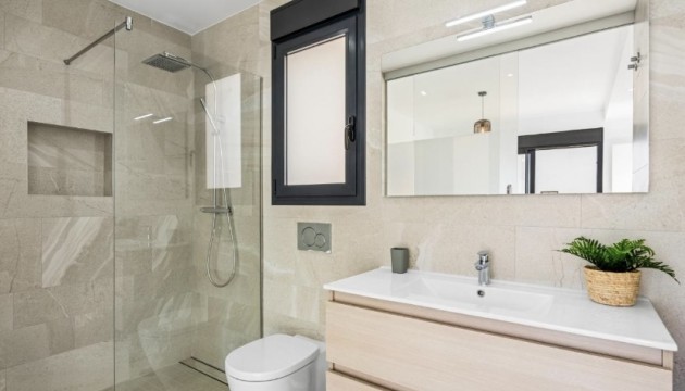 Reventa - Chalet Independiente - San Miguel de Salinas