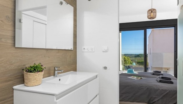 Reventa - Chalet Independiente - San Miguel de Salinas