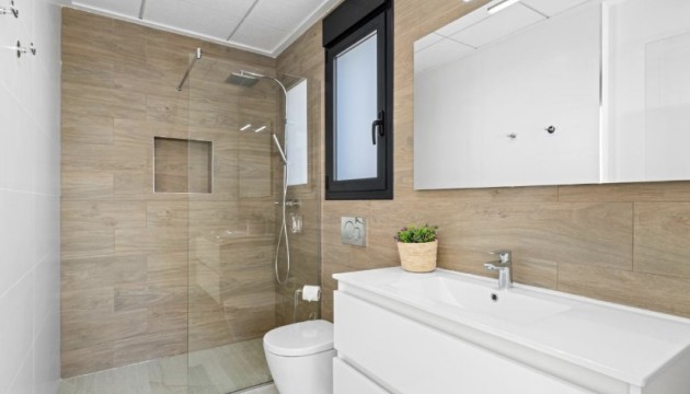 Reventa - Chalet Independiente - San Miguel de Salinas