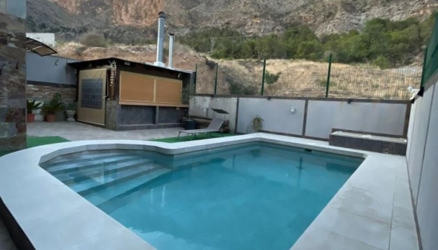 Reventa - Chalet Independiente - Redován