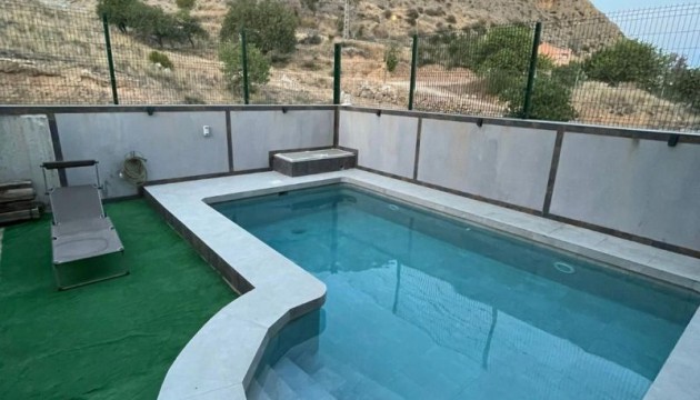 Reventa - Chalet Independiente - Redován