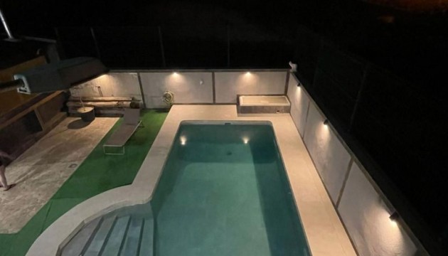 Reventa - Chalet Independiente - Redován