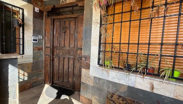 Reventa - Chalet Independiente - Redován