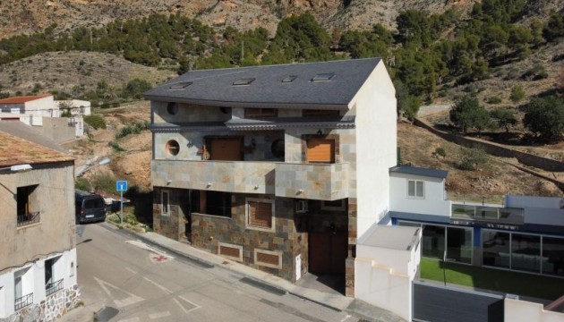 Reventa - Chalet Independiente - Redován