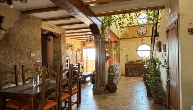 Reventa - Chalet Independiente - Redován