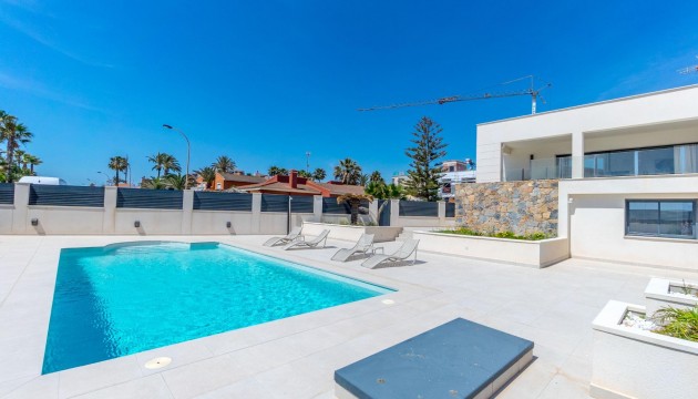 Resale - Detached Villa - Torrevieja - La Veleta