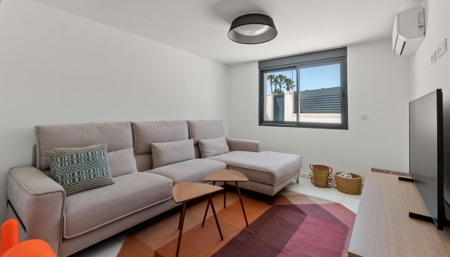 Resale - Detached Villa - Torrevieja - La Veleta