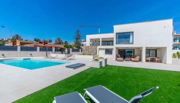 Resale - Detached Villa - Torrevieja - La Veleta
