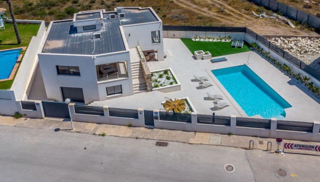 Resale - Detached Villa - Torrevieja - La Veleta