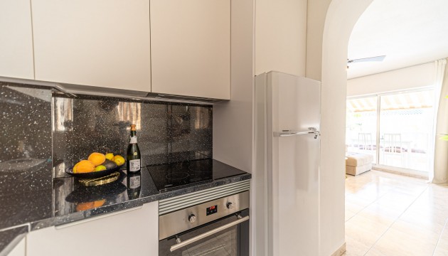 Resale - Apartment - Torrevieja - Torrelamata - La Mata