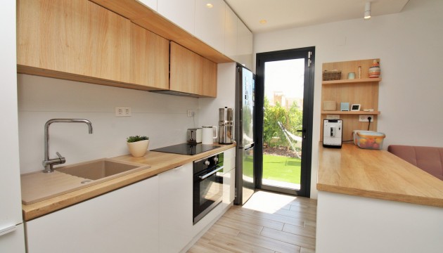 Resale - Detached Villa - Orihuela Costa - La Zenia