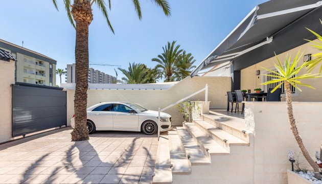 Resale - Detached Villa - Torrevieja - Punta Prima