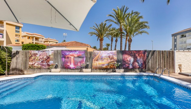 Resale - Detached Villa - Torrevieja - Punta Prima