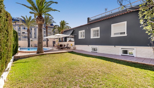 Resale - Detached Villa - Torrevieja - Punta Prima