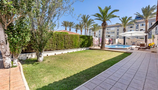 Resale - Detached Villa - Torrevieja - Punta Prima