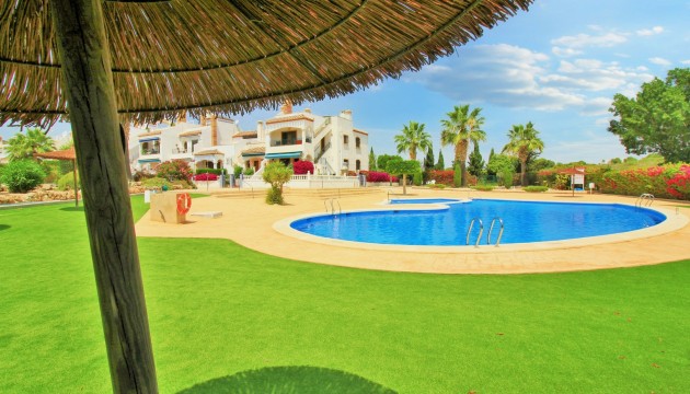 Resale - Apartment - Orihuela Costa - Villamartín