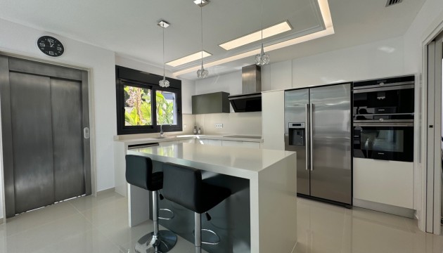 Resale - Detached Villa - San Miguel de Salinas