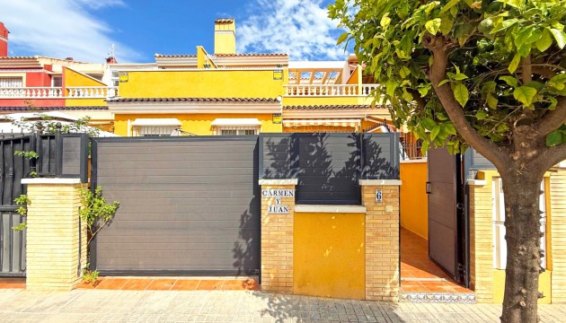 Resale - Townhouse - Torrevieja - La Siesta - El Salado -  Torreta