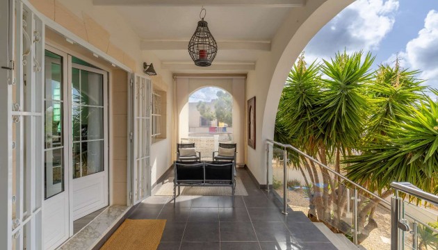 Перепродажа - отдельная вилла - Orihuela