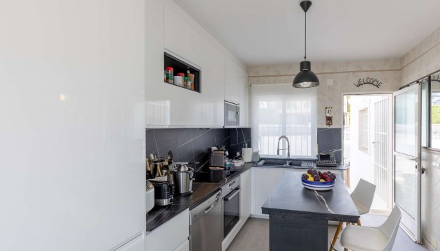 Перепродажа - отдельная вилла - Orihuela