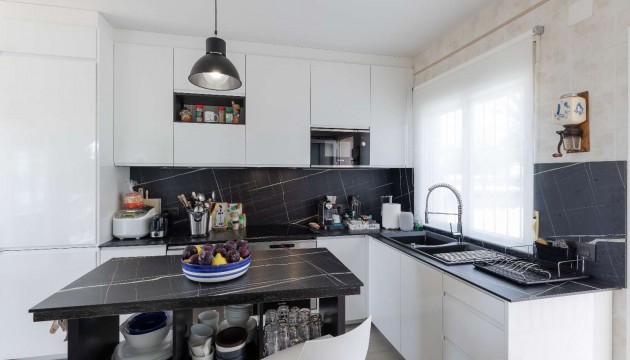 Перепродажа - отдельная вилла - Orihuela