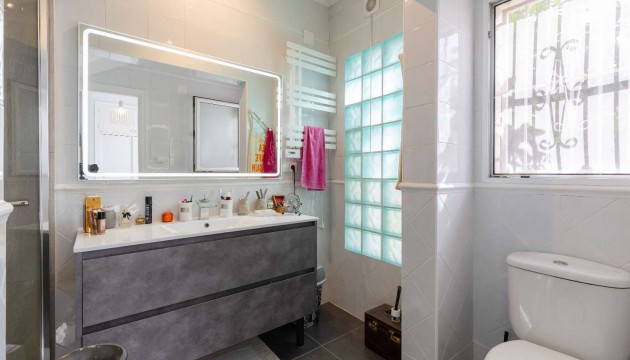 Перепродажа - отдельная вилла - Orihuela