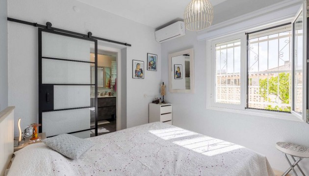 Перепродажа - отдельная вилла - Orihuela