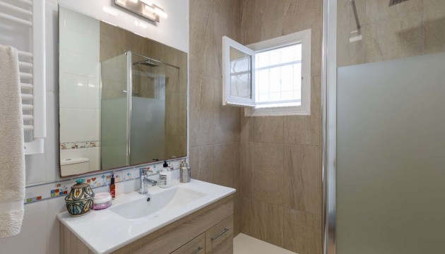 Перепродажа - отдельная вилла - Orihuela