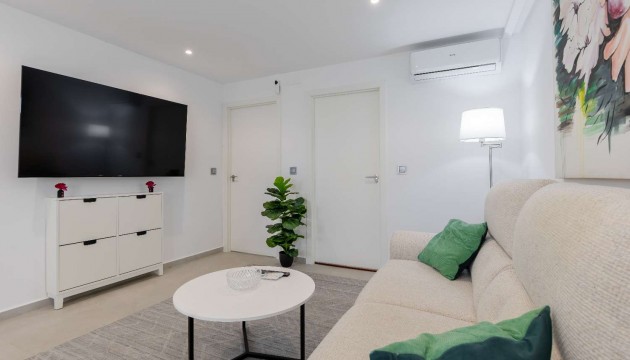 Resale - Bungalow - Orihuela - Orihuela Costa