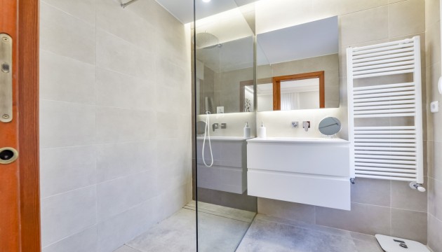 Reventa - Chalet Independiente - Altea