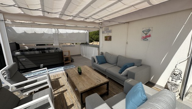 Resale - Apartment - Orihuela Costa - Villamartín